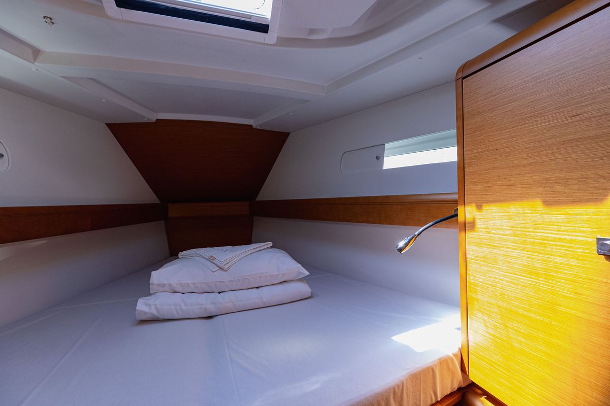 Cabin on Ventus, a Jeanneau Sun Odyssey 449 sailboat at Grad Kaštela, Croatia
