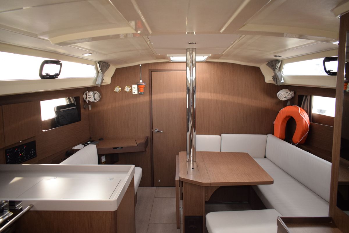 Salon of Maera, a Beneteau Oceanis 41.1 sailboat at Volos Municipality, Greece