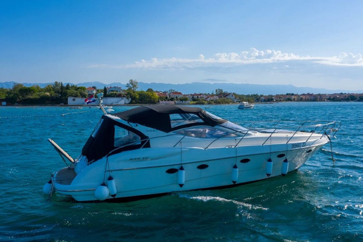 Exterior view of Fido, a Gobbi 425 motorboat at Općina Sveti Filip i Jakov, Croatia