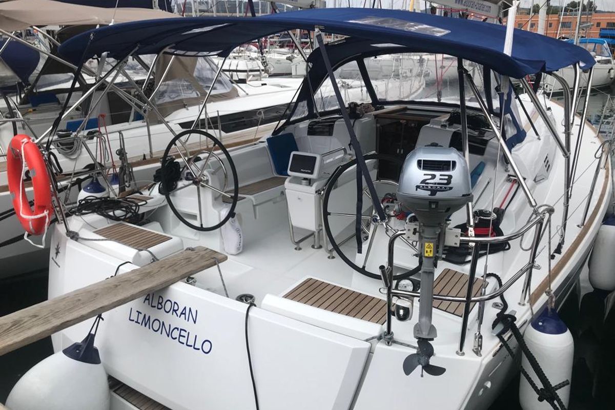 Exterior view of Alboran Limoncello, a Jeanneau Sun Odyssey 419 sailboat at Elephant Butte Estates, United States