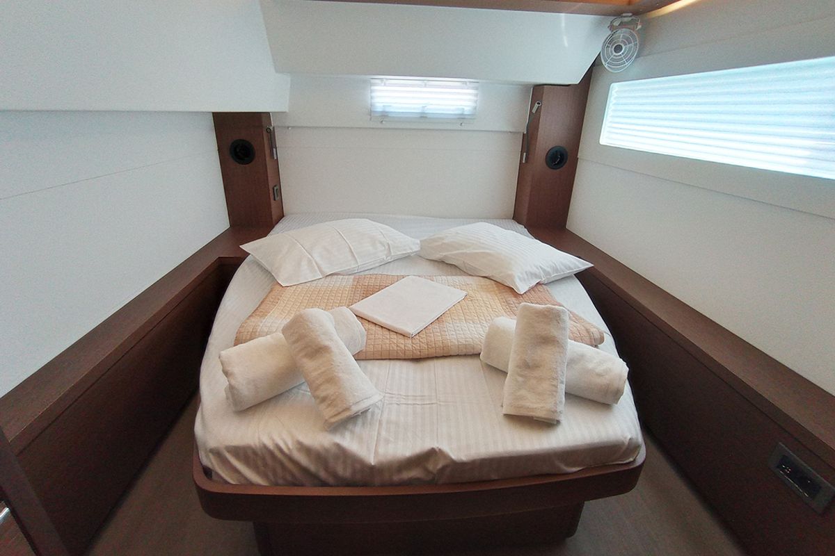 Cabin on Kalisi Mou, a Lagoon 46 catamaran at Parikia, Greece