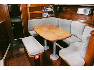 Salon of Kleio, a Beneteau Oceanis 381 sailboat at Volos Municipality, Greece