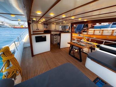 Salon of AYKEN, a Custom Made Ayken yacht at Bakırköy, Turkey
