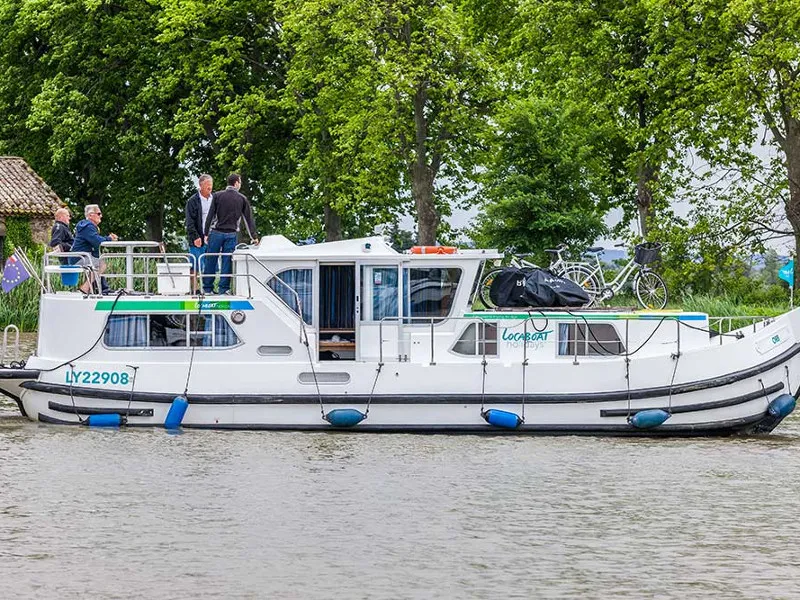 Exterior view of 1180-9, a Pénichette 1180 motorboat at Loosdrecht, Netherlands