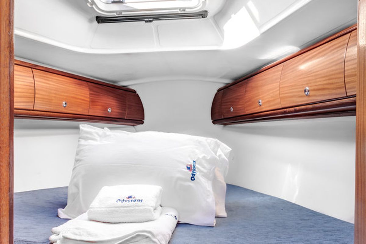 Cabin on Aias, a Bavaria 32 sailboat at Kontokali, Greece