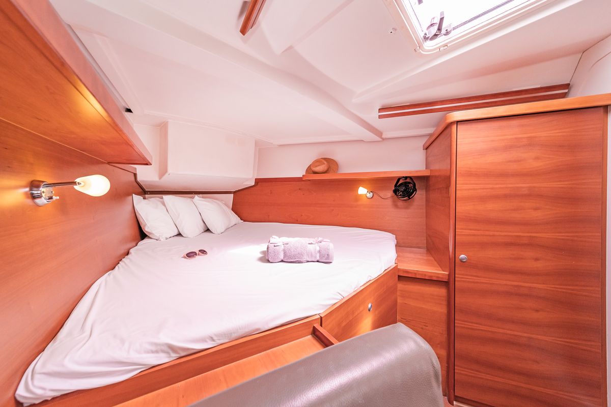 Cabin on Tria S, a Hanse Yachts Hanse 430 sailboat at Kos, Greece