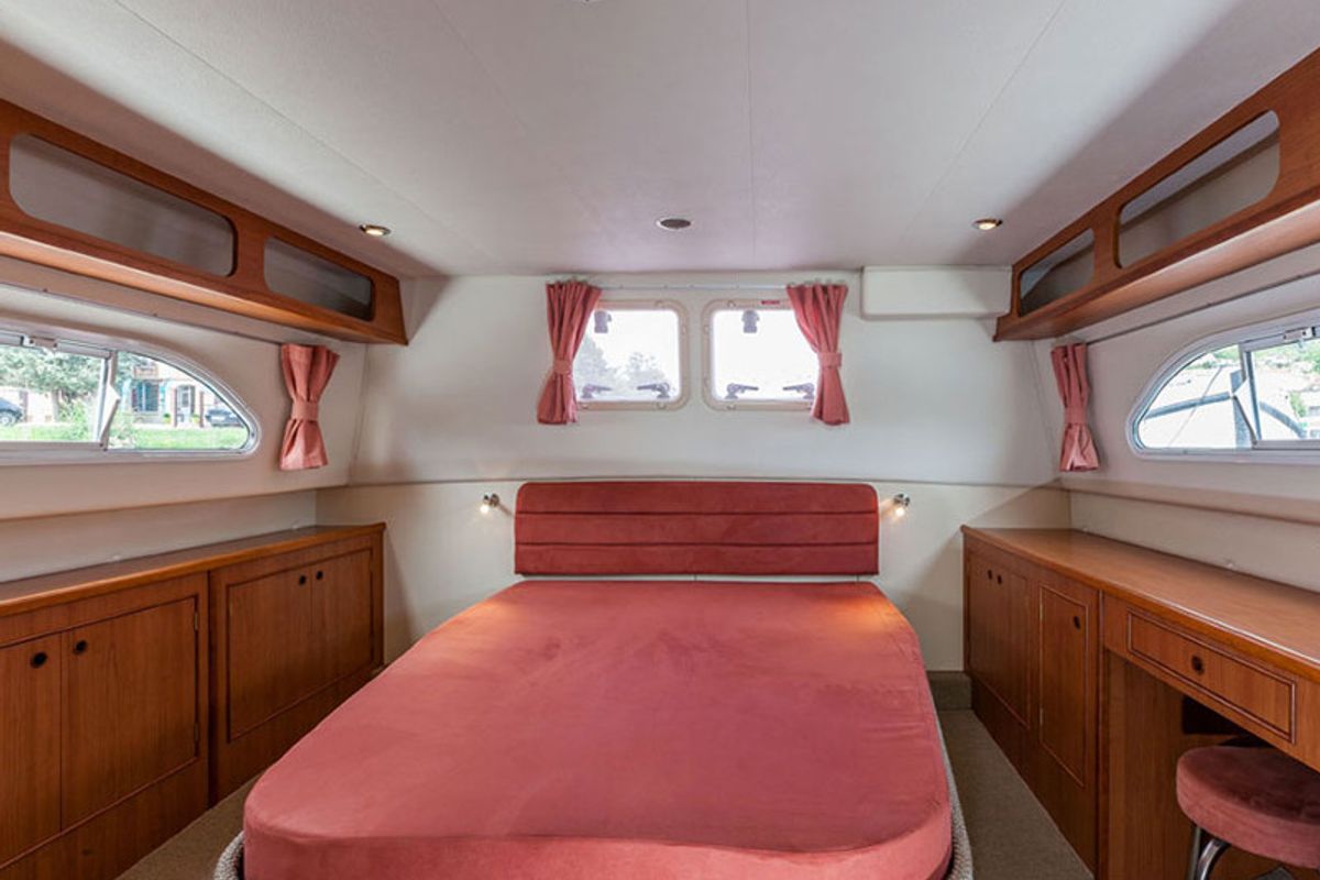 Cabin on E400-38, a Pénichette Europa E.400 motorboat at Lutzelbourg, France