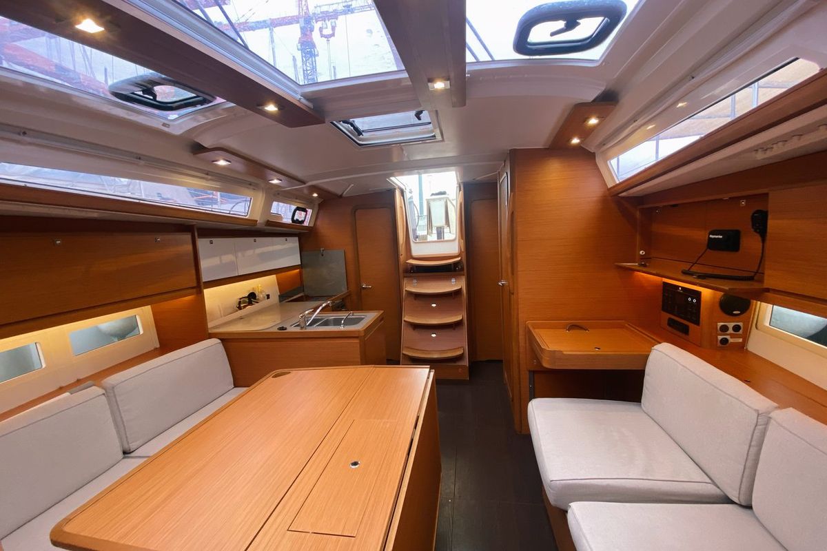 Salon of Jelo, a Dufour 390 GL sailboat at Marseille, France