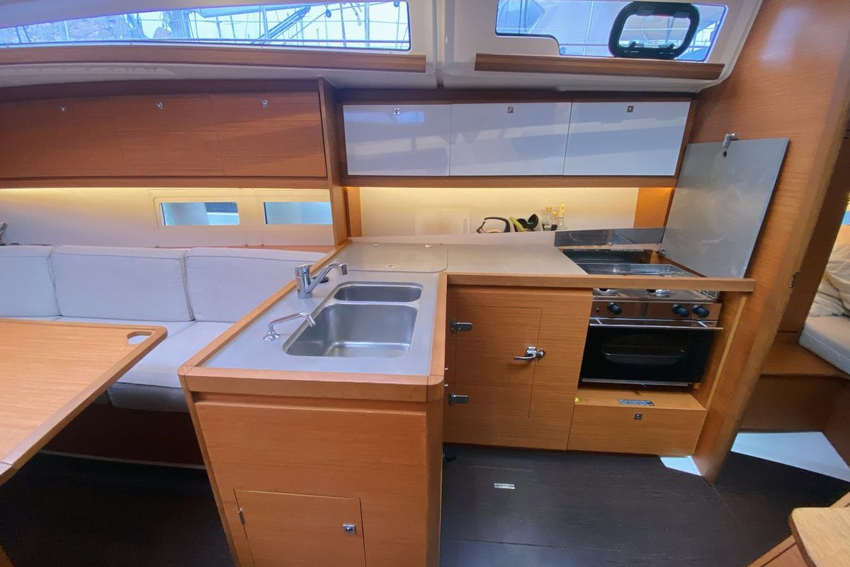 Galley of Jelo, a Dufour 390 GL sailboat at Marseille, France