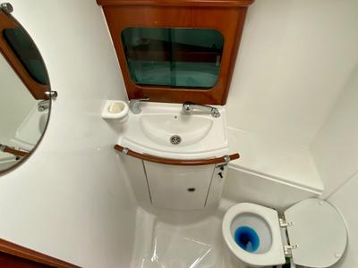 Head on Argo, a Beneteau Oceanis 423 sailboat at Flisvos Marina, Greece