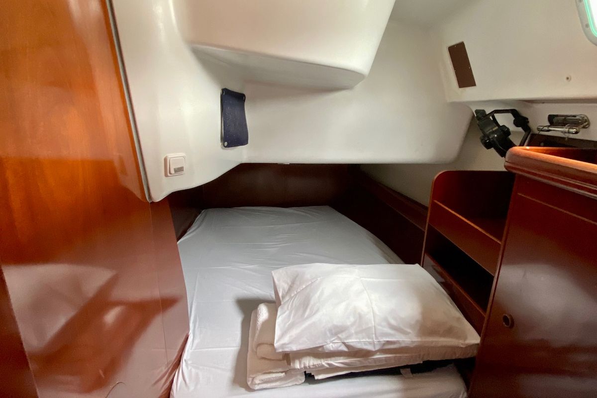 Cabin on Argo, a Beneteau Oceanis 423 sailboat at Flisvos Marina, Greece