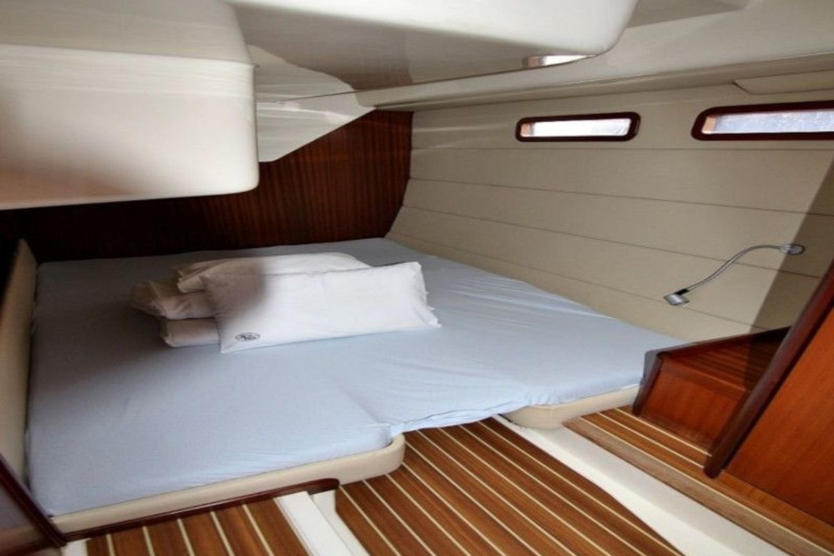 Cabin on Renesansa, a SAS - Vektor Adriana 44 motorboat at Zadar, Croatia