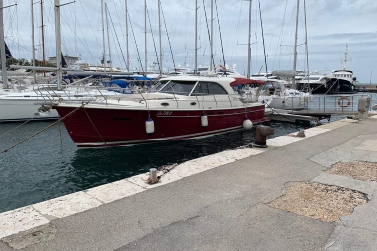 Exterior view of Renesansa, a SAS - Vektor Adriana 44 motorboat at Zadar, Croatia