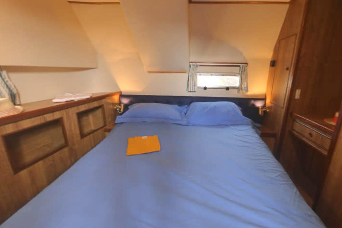 Cabin on Countess, a Cygnet Countess motorboat at Trèbes, France