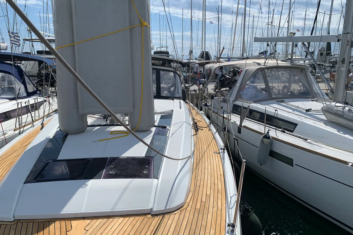 Kebiwan, a Beneteau Oceanis 46.1 sailboat at Athens, Greece