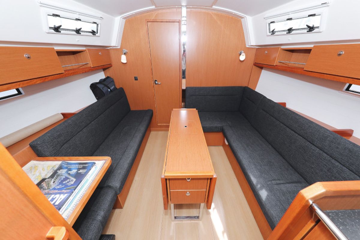 Salon of Petra M, a Bavaria 36 Cruiser sailboat at Zadar, Croatia