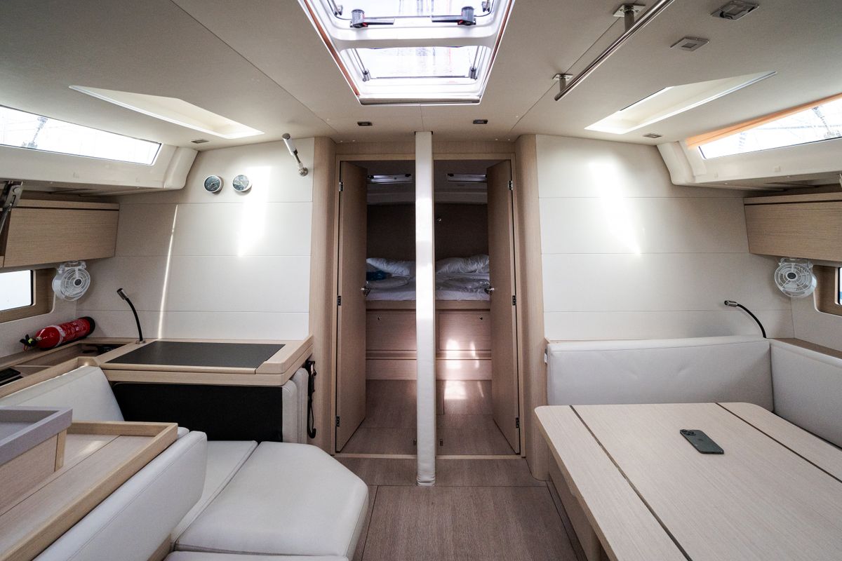 Salon of Agape - Premium line, a Beneteau Oceanis 51.1 sailboat at Rosignano Solvay, Italy