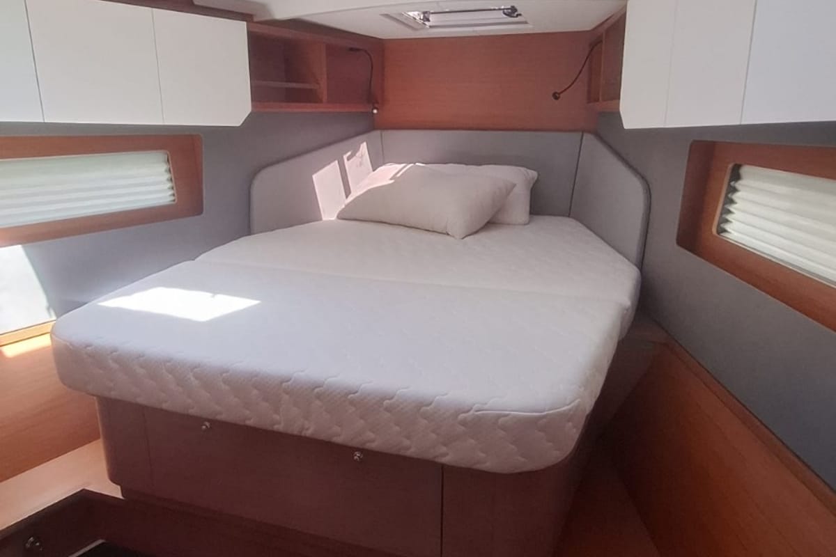 Cabin on Simba, a Dufour 41 sailboat at Tonnarella, Italy