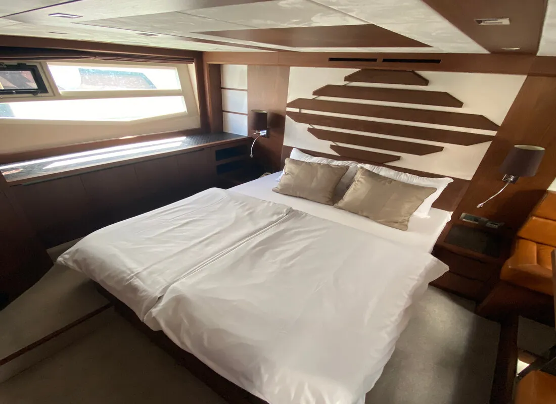 Cabin on Gremix, a Galeon 550 Fly yacht at Grad Šibenik, Croatia
