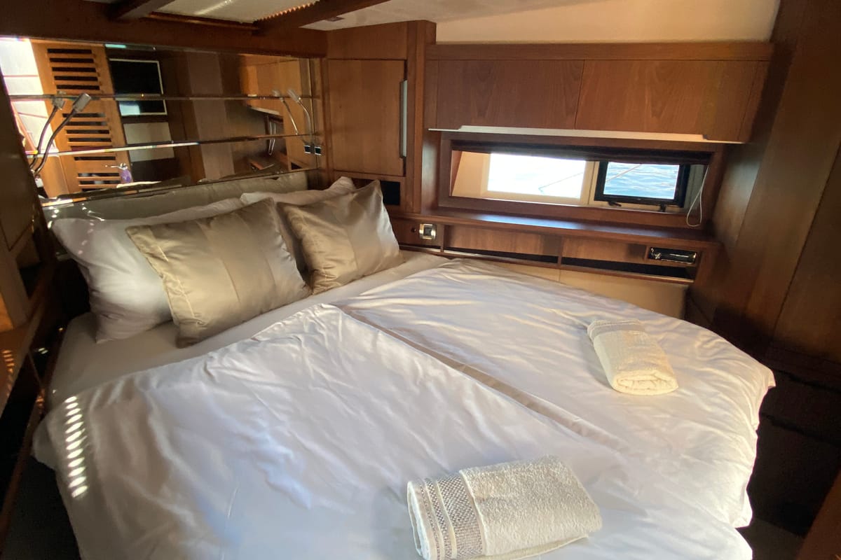 Cabin on Gremix, a Galeon 550 Fly yacht at Grad Šibenik, Croatia