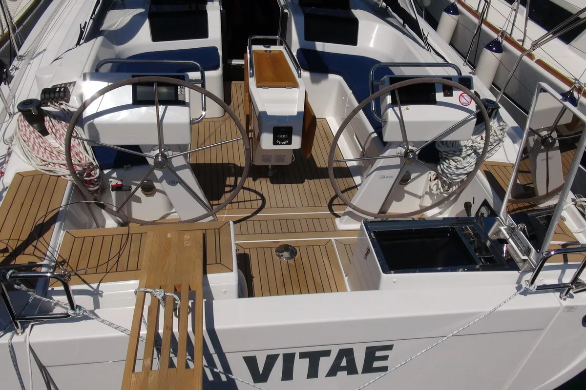 Cockpit of Vitae, a Hanse Yachts Hanse 455 sailboat at Općina Medulin, Croatia