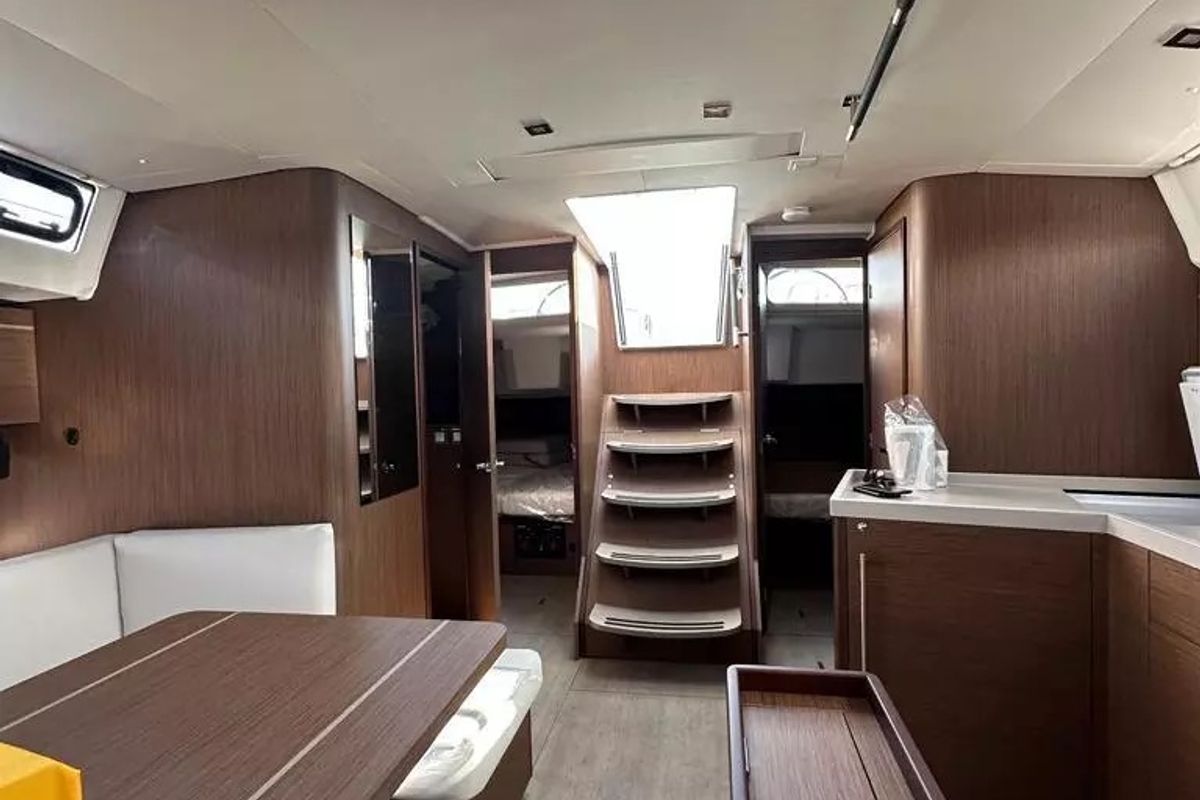 Salon of Moonraker, a Beneteau Oceanis 46.1 sailboat at Olbia, Italy