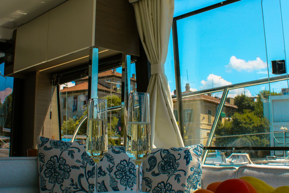 Salon of NIKA, a Jeanneau Merry Fisher 1295 FLY motorboat at Zadar, Croatia