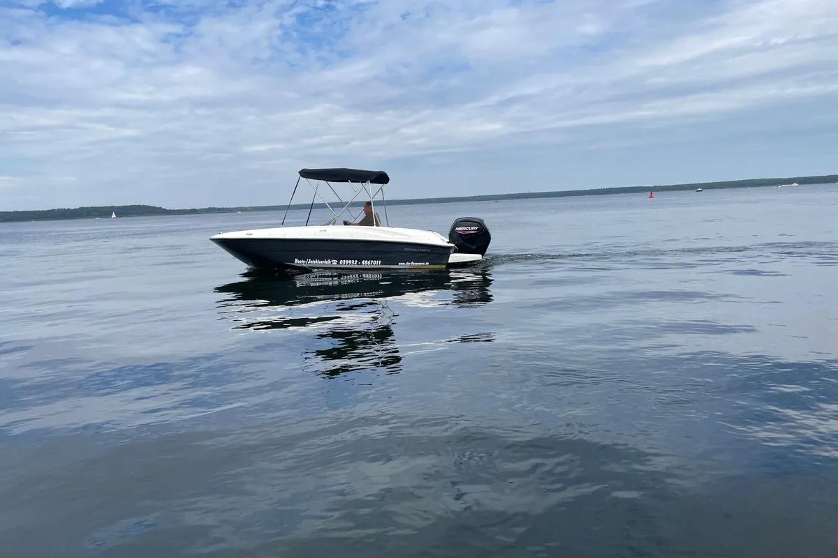Bayliner E16, a Bayliner Bayliner E16 motorboat at Göhren-Lebbin, Germany