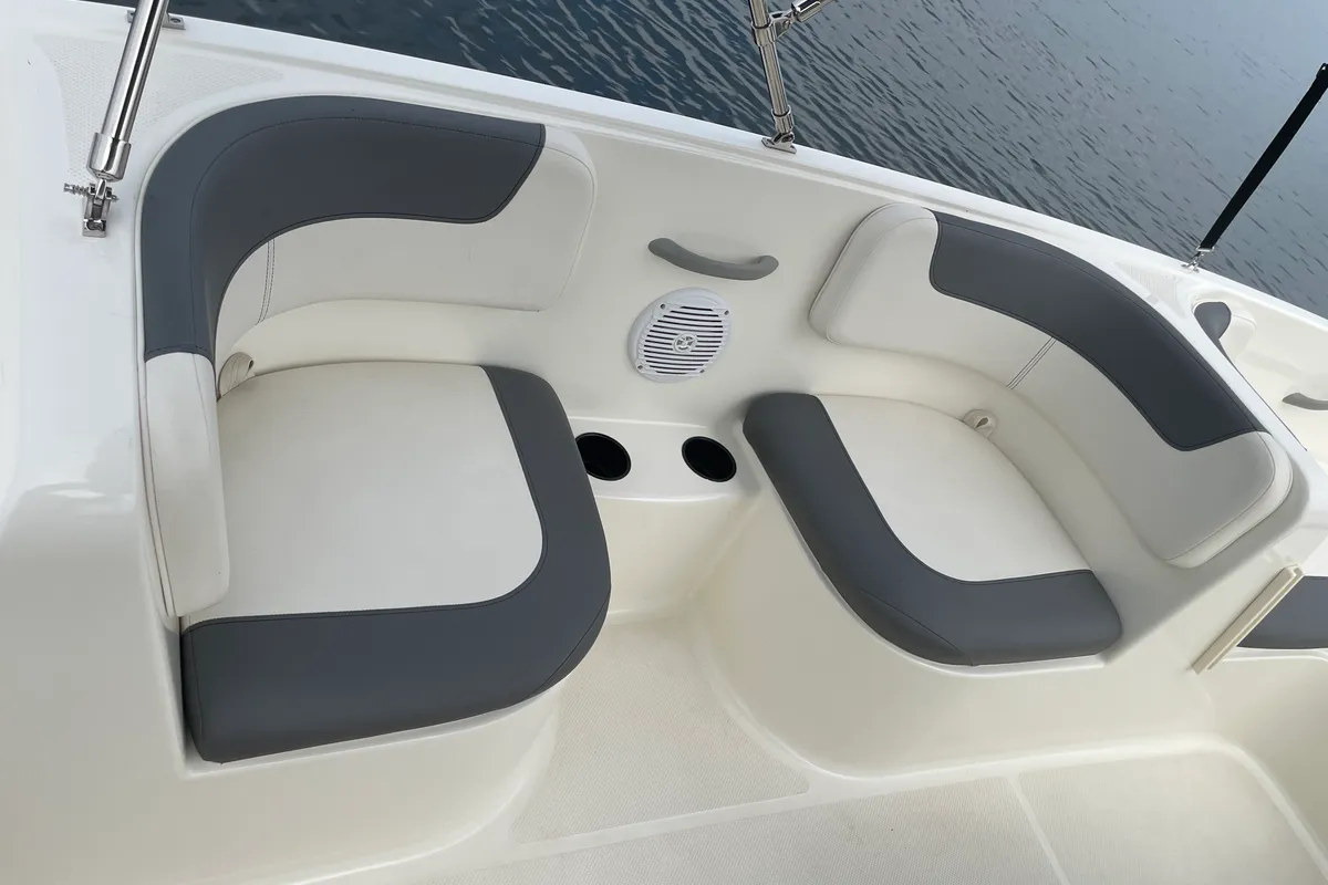 Bayliner E16, a Bayliner Bayliner E16 motorboat at Göhren-Lebbin, Germany