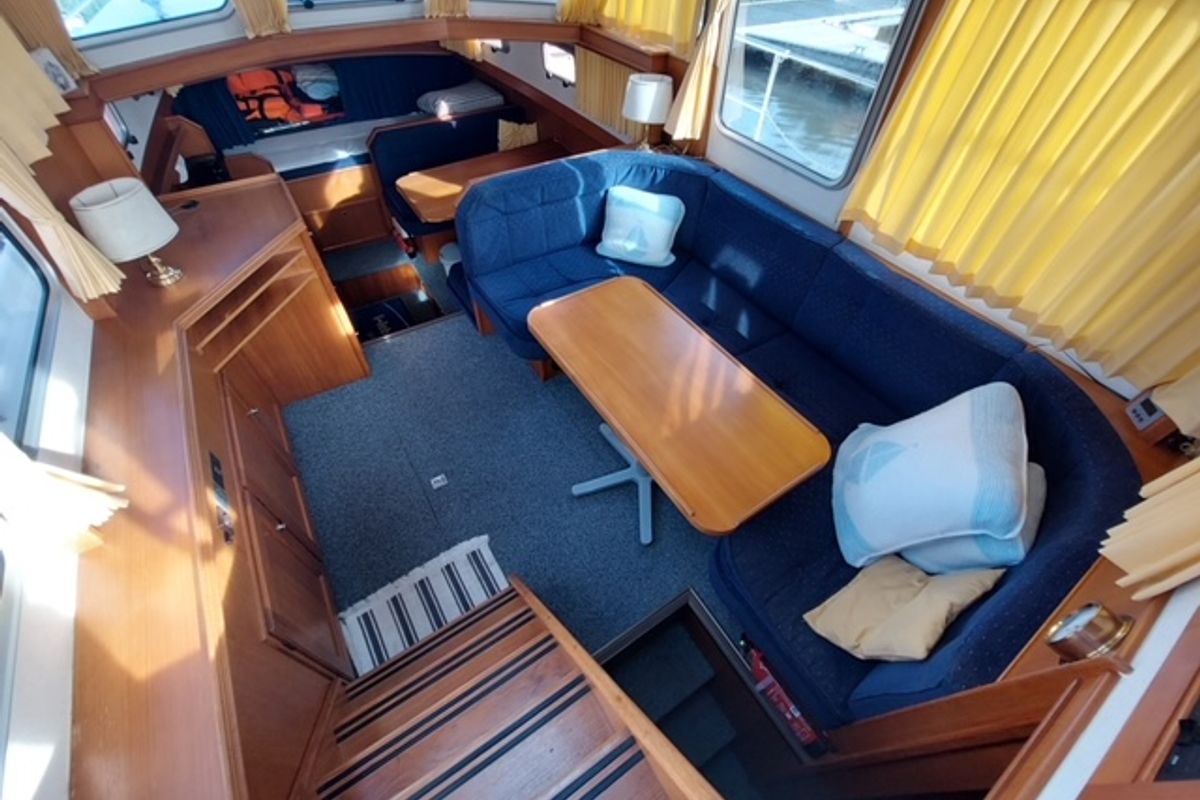 Salon of Maja, a Pedro Marin 30 motorboat at IJsselstein, Netherlands
