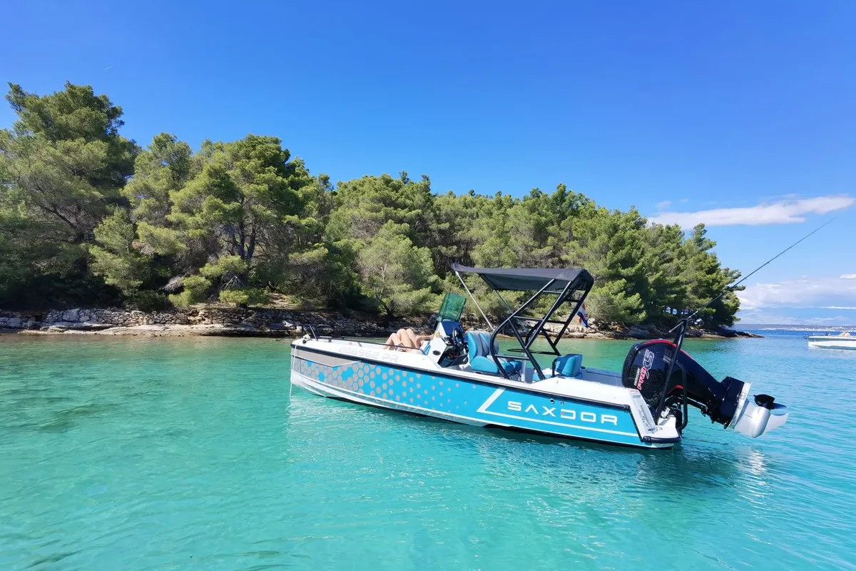 Exterior view of Ula, a Saxdor Yachts Saxdor 200 motorboat at Općina Sukošan, Croatia
