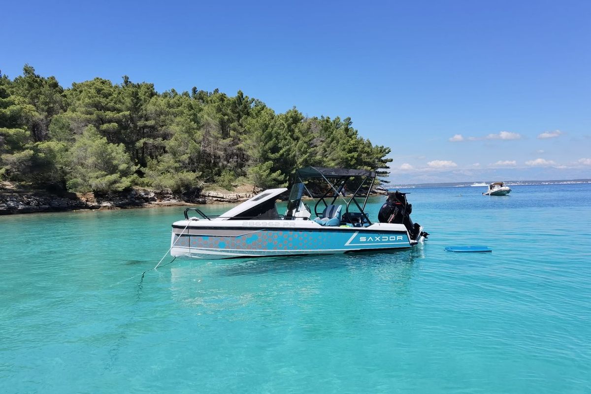 Exterior view of Ula, a Saxdor Yachts Saxdor 200 motorboat at Općina Sukošan, Croatia