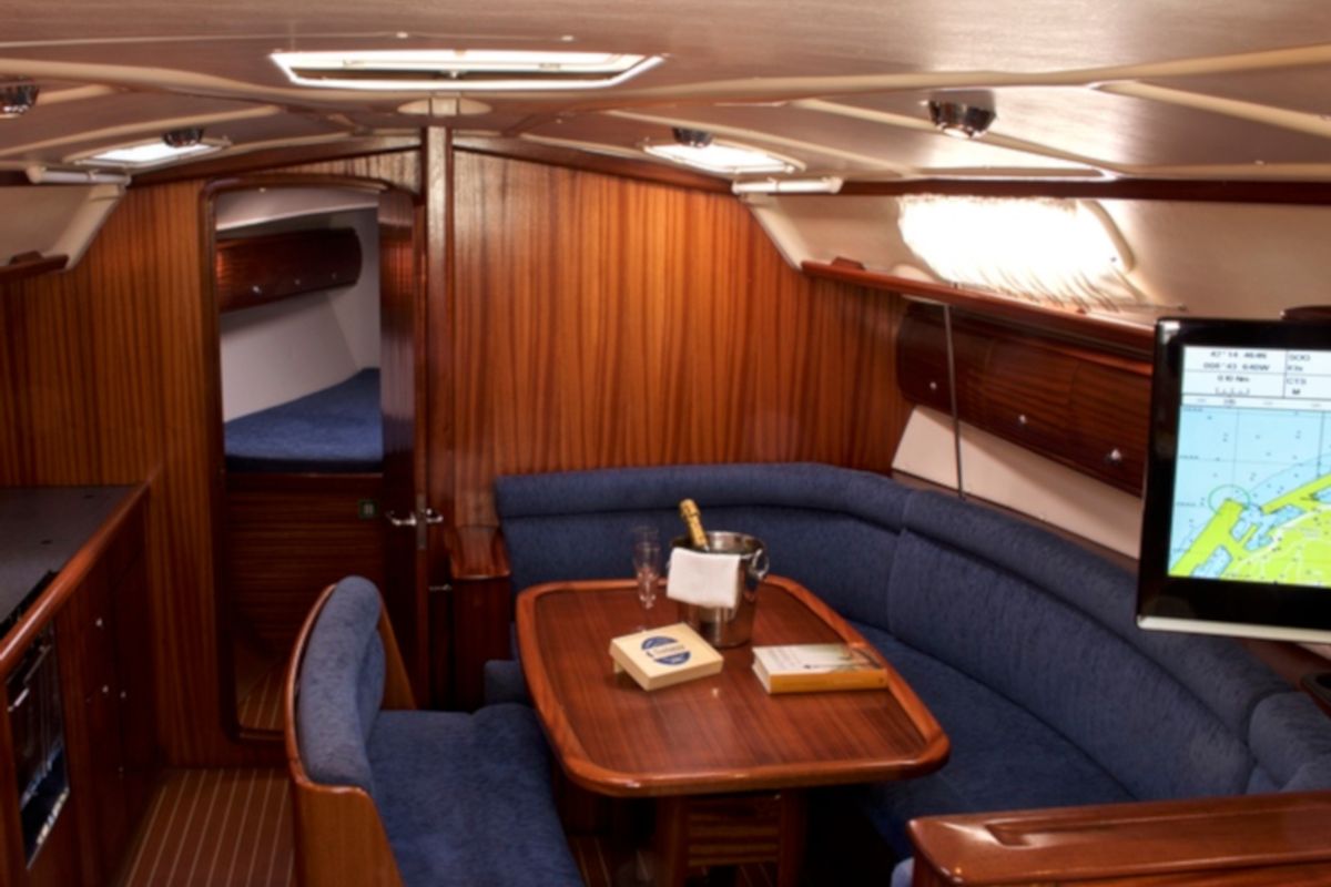 Salon of Pillabans, a Bavaria 38 sailboat at Vigo, Spain