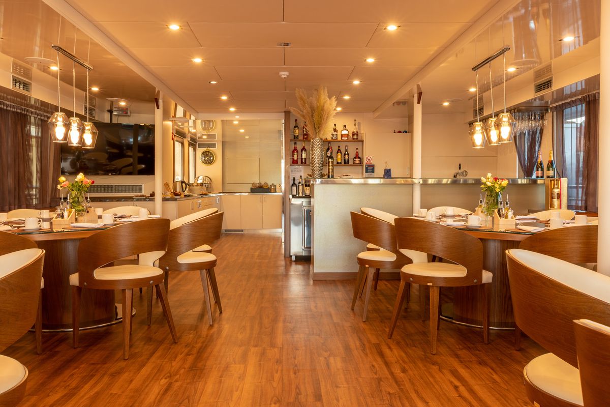 Salon of Yolo, a Gulet Motoryacht yacht at Split, Croatia