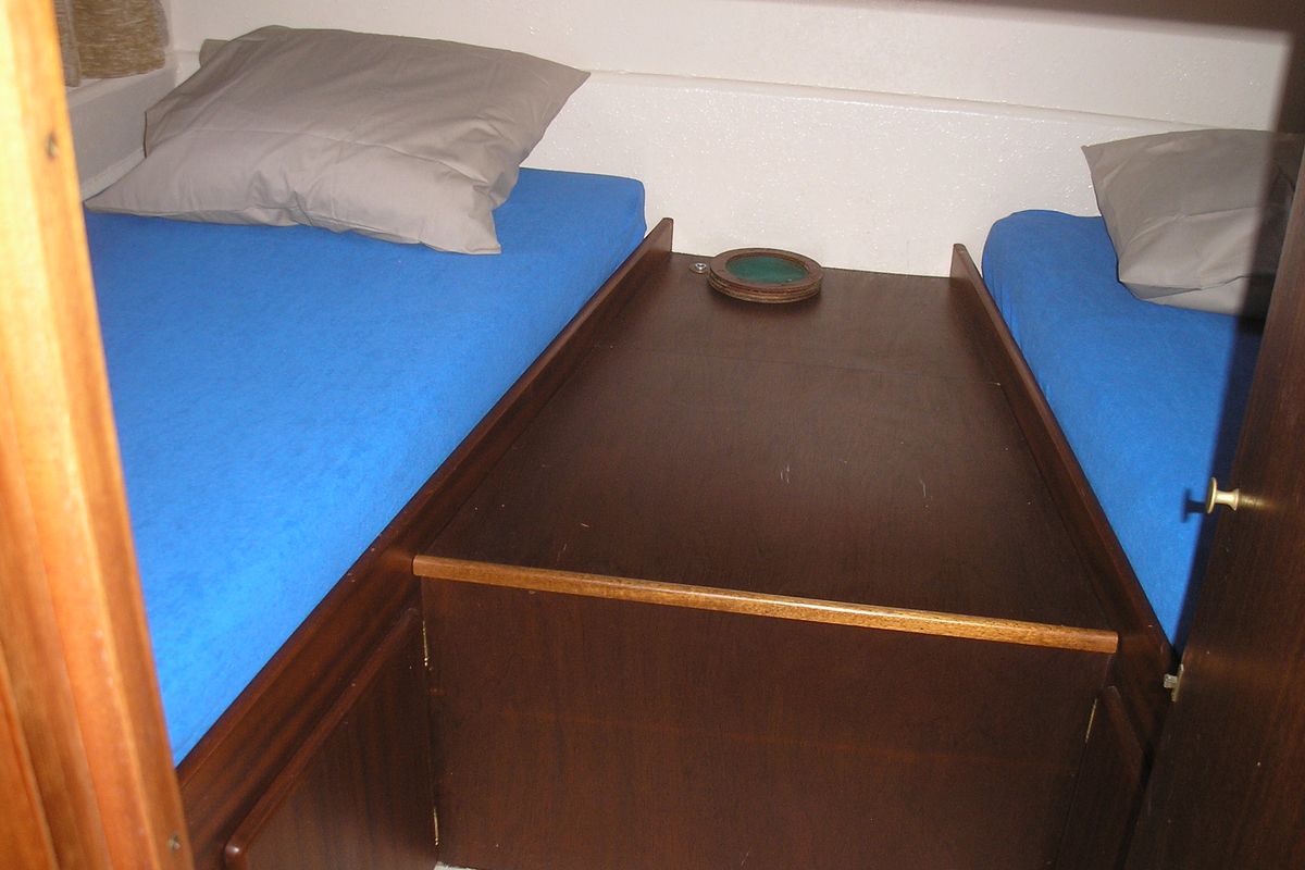 Cabin on Lotte, a Linssen 800 motorboat at Woudsend, Netherlands