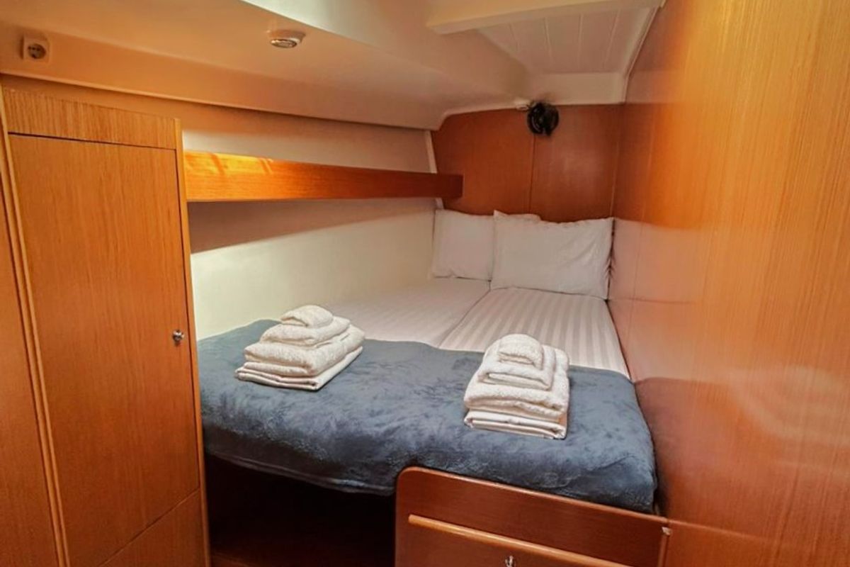 Cabin on Fairy, a Beneteau Cyclades 50.5 sailboat at Athens, Greece