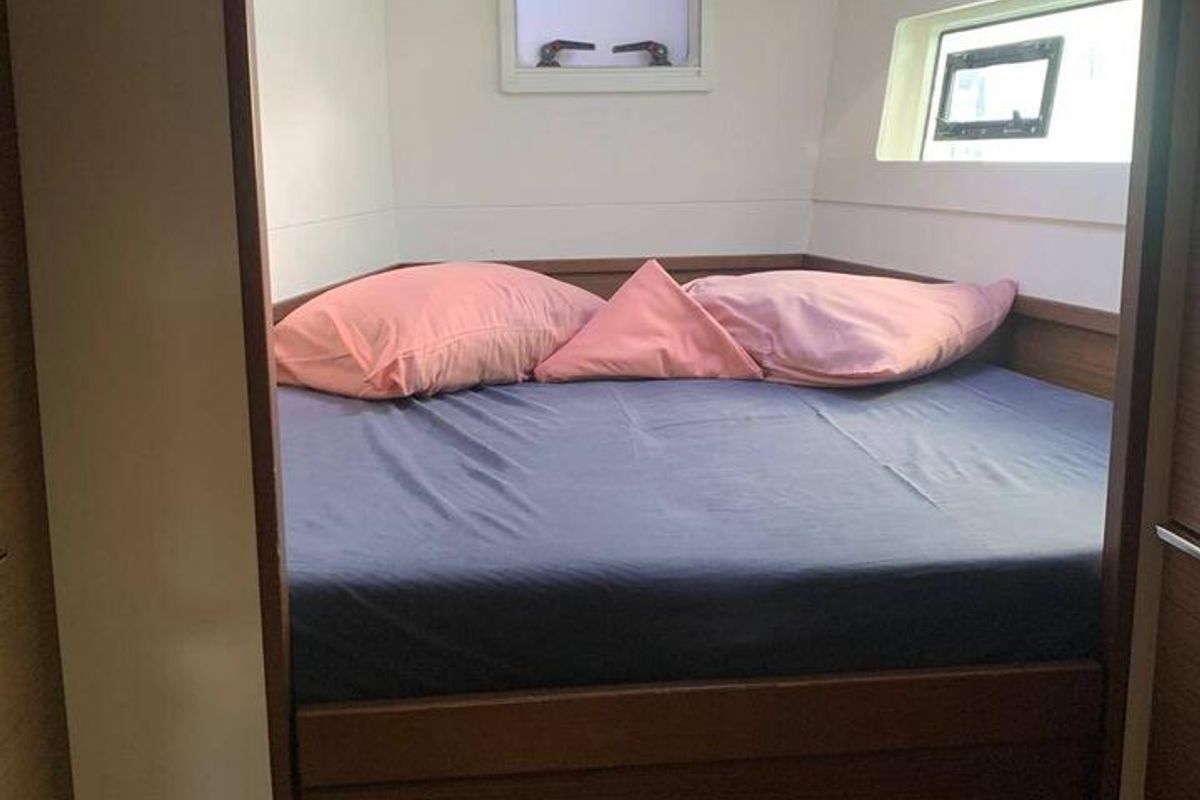 Cabin on Last One, a Lagoon 40 catamaran at Pointe-à-Pitre, France