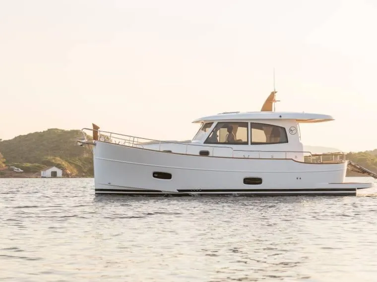 Exterior view of Menorquin 34 HT, a Sasga Yachts Menorquin 34 HT motorboat at Sitges, Spain