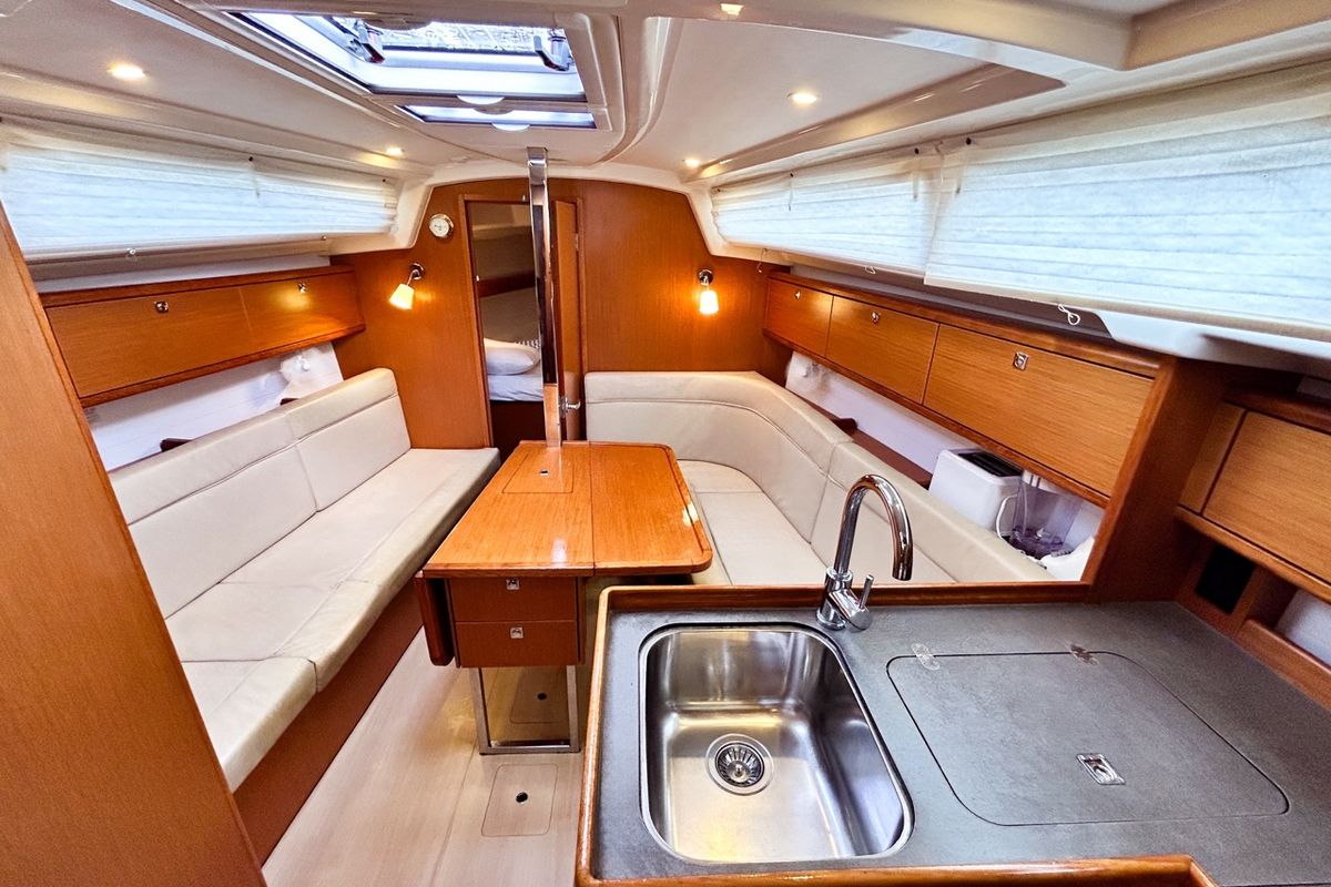 Salon of Maverick , a Bavaria 34 sailboat at Road Town, British Virgin Islands
