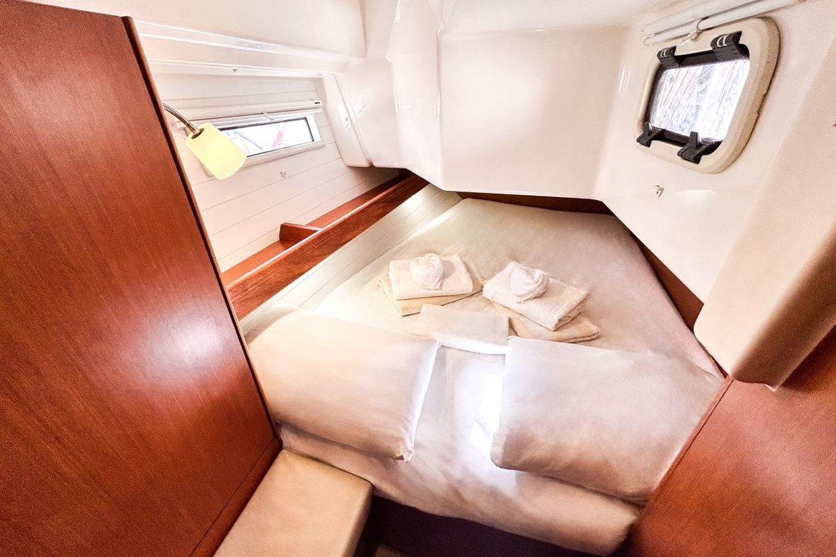 Cabin on Maverick , a Bavaria 34 sailboat at Road Town, British Virgin Islands