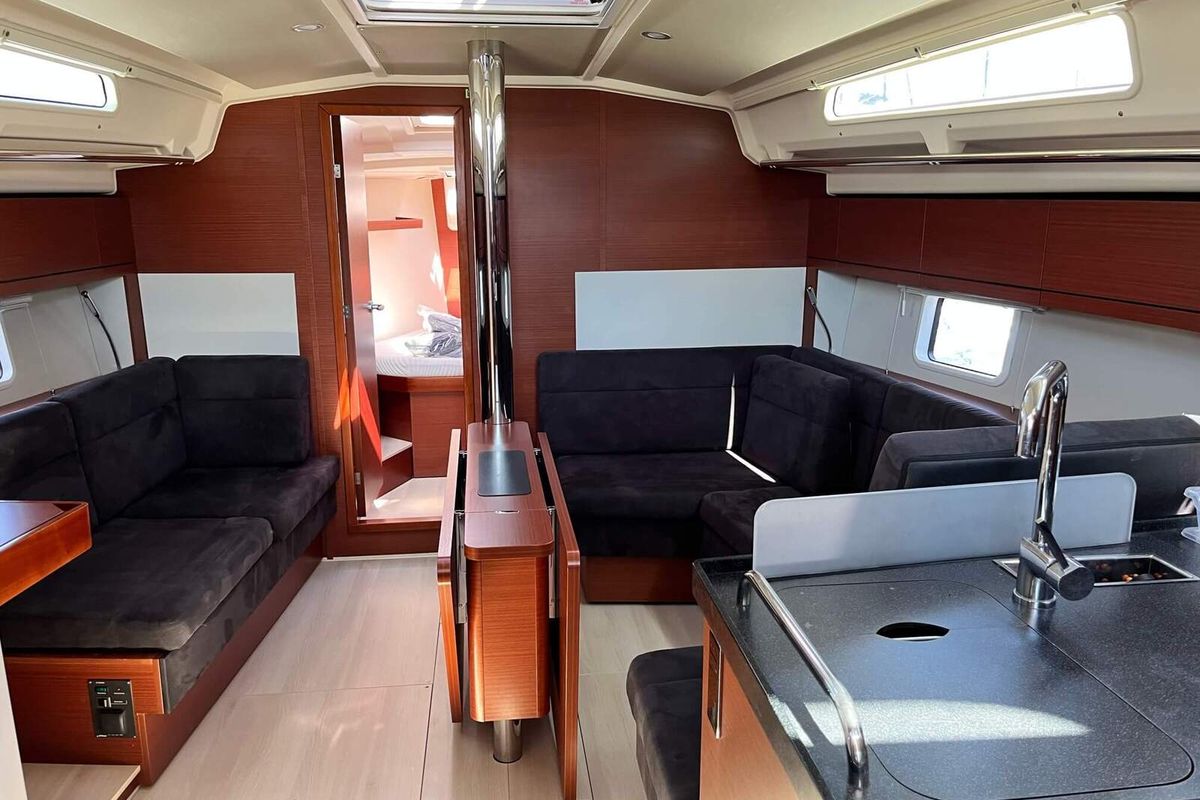 Salon of Shrimp, a Hanse Yachts Hanse 418 sailboat at Lavreotiki Municipal Unit, Greece