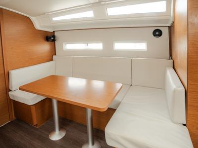 Salon of Pheia - Comfort line, a Jeanneau Sun Odyssey 410 sailboat at Rosignano Solvay, Italy
