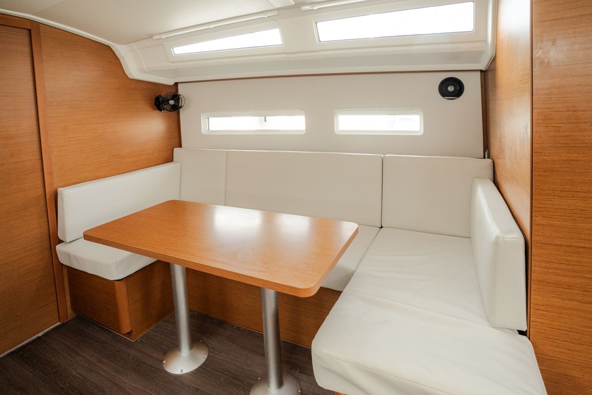 Salon of Pheia - Comfort line, a Jeanneau Sun Odyssey 410 sailboat at Rosignano Solvay, Italy