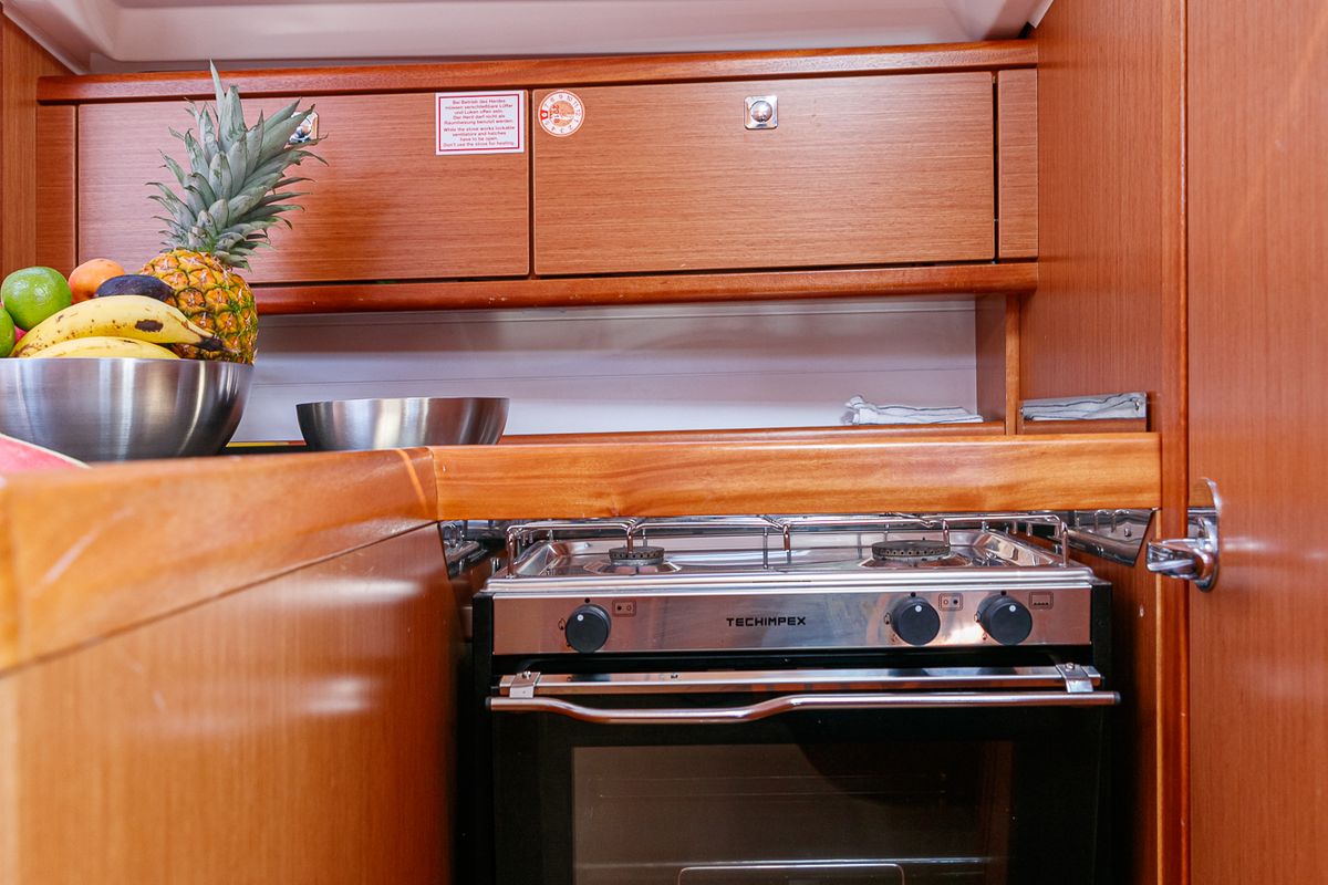 Galley of FIX, a Bavaria 34 sailboat at Baiona, Spain