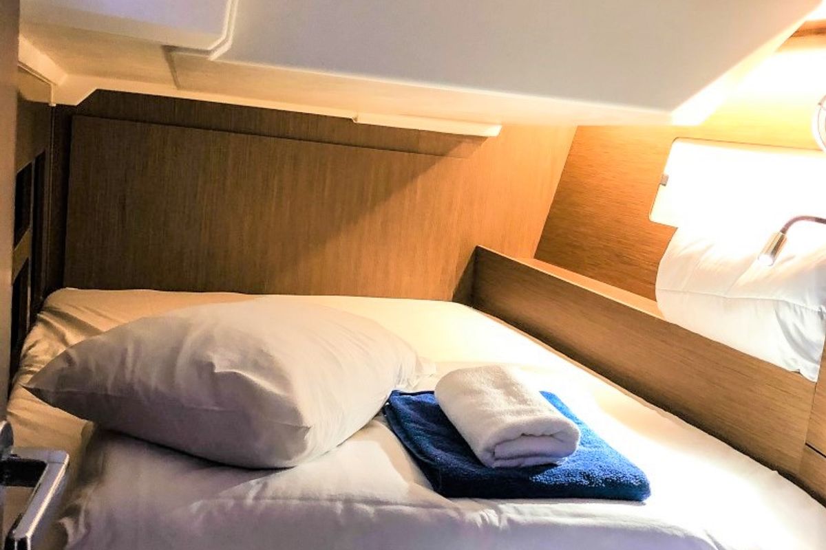 Cabin on Andiamo, a Beneteau Oceanis 46.1 sailboat at Athens, Greece