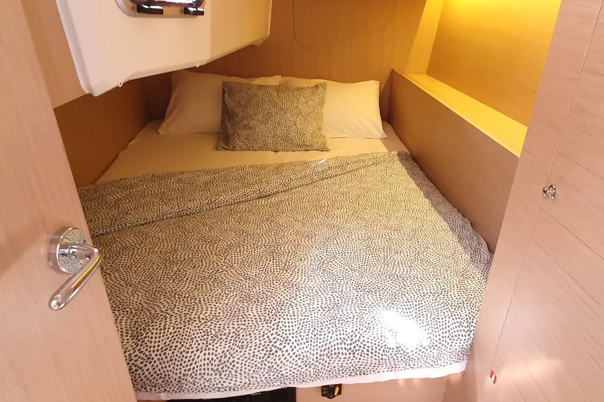 Cabin on Breeze, a Beneteau Oceanis 37.1 sailboat at Split, Croatia