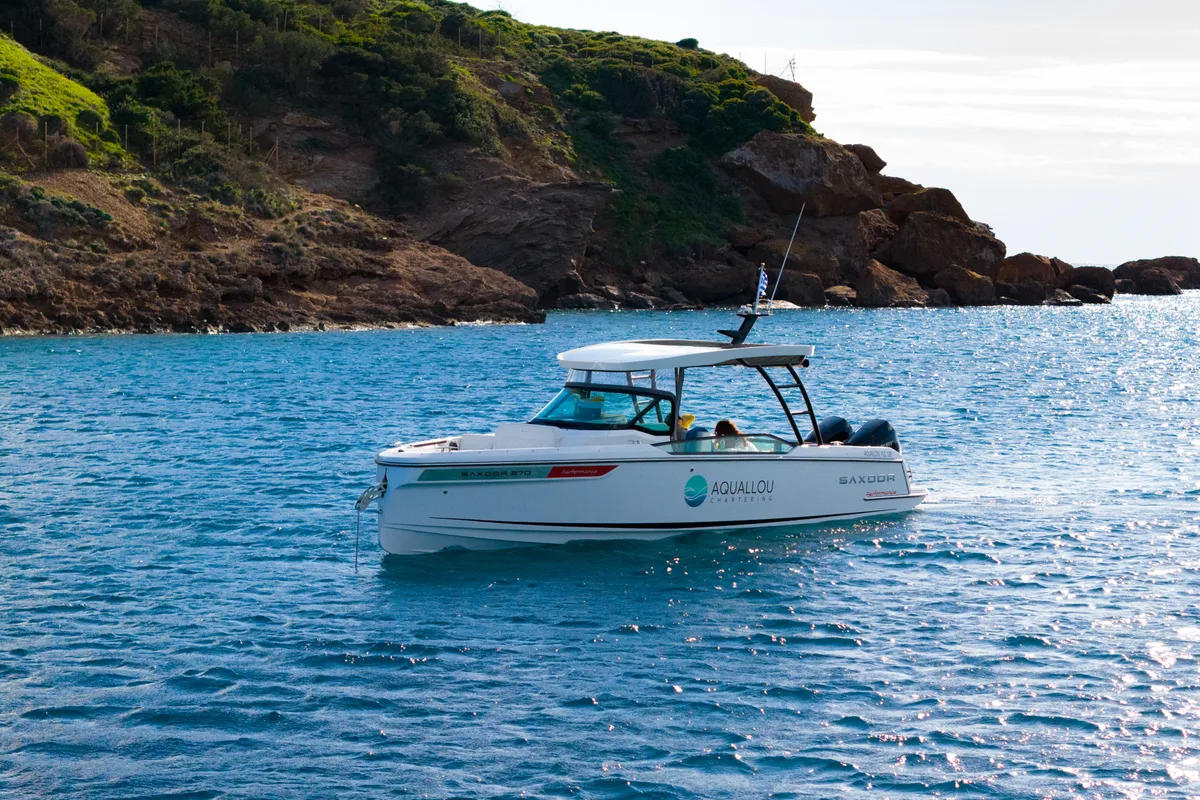 Exterior view of Aquallou, a Saxdor Yachts Saxdor 270 GTO motorboat at Anavissos Municipal Unit, Greece