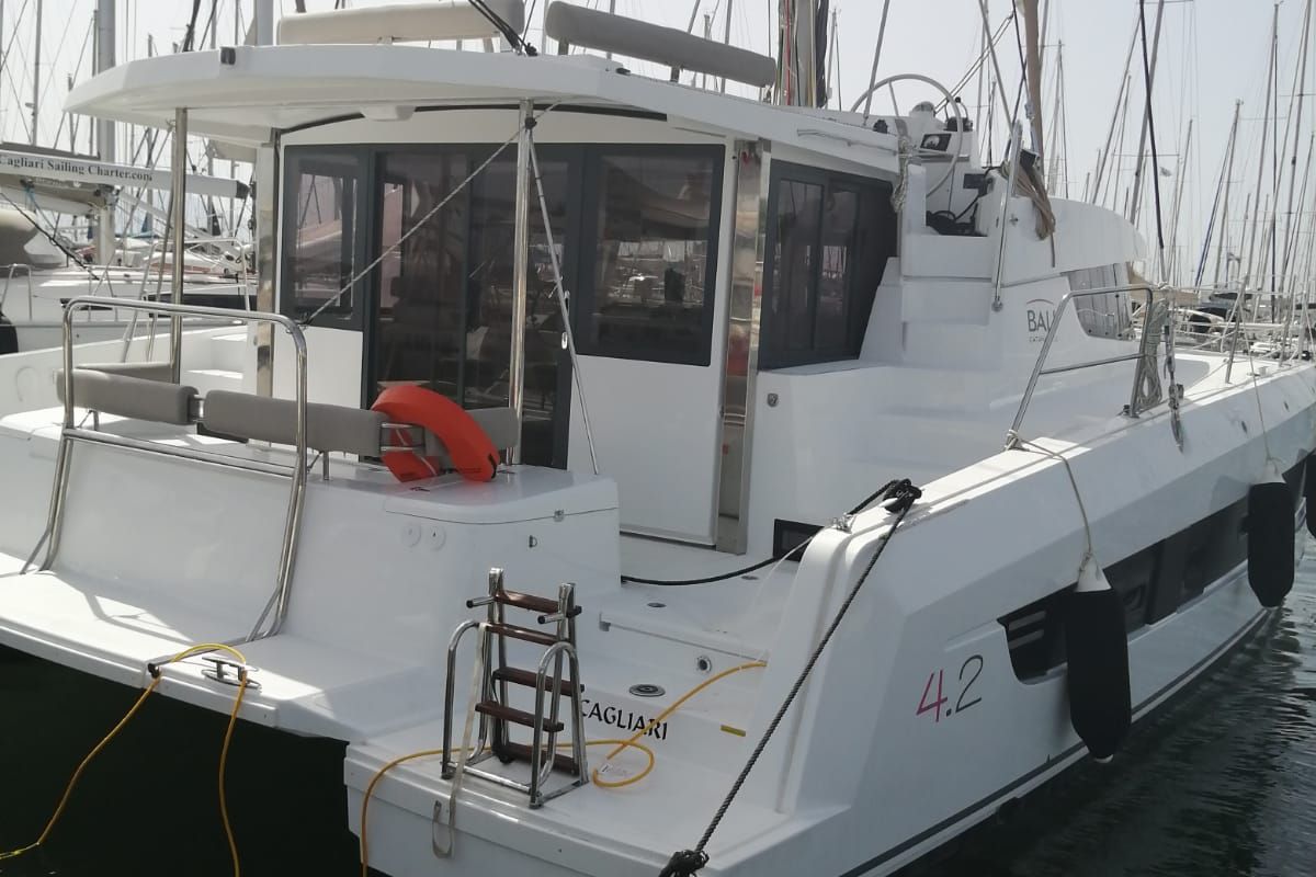 Exterior view of Arveskida II, a Bali 4.2 catamaran at Figari/Golfo Aranci, Italy