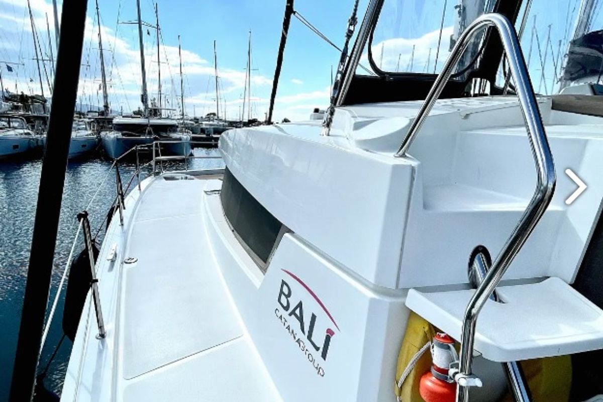 Exterior view of Nereida, a Bali 4.1 catamaran at Athens, Greece