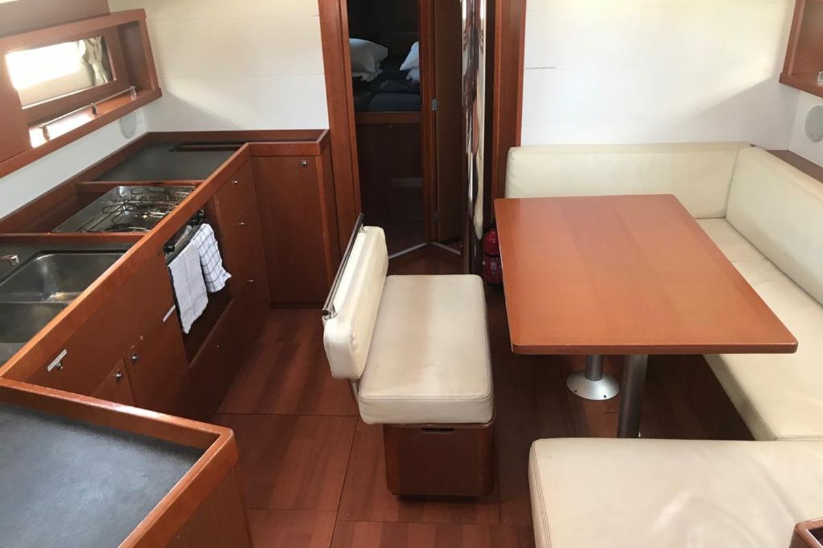 Salon of Alboran Gin Tonic, a Beneteau Oceanis 45 sailboat at Elephant Butte Estates, United States